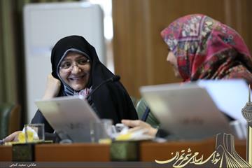 زهرا صدراعظم نوری در گفت‌وگو با خبرنگار مهر ادعاهای وزارت کار و بهداشت درباره حادثه کلینیک سینا بررسی می‌شود